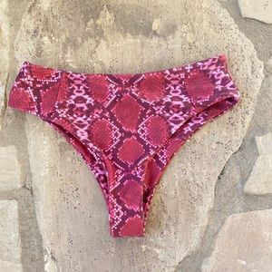 High wasted bikini bottoms